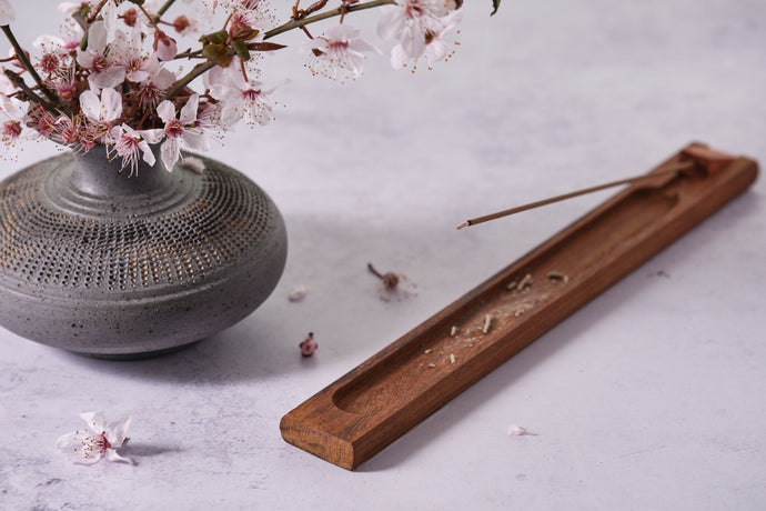 A Guide to Seasonal Incense: Scents for Every Time of Year